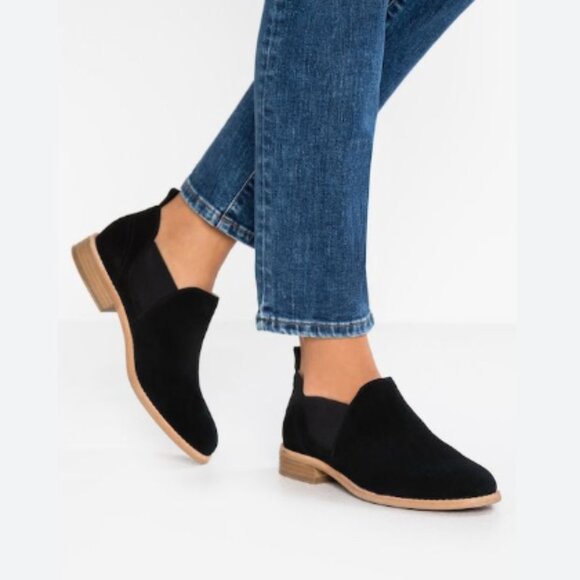 NWT Women's Clarks Collection Edenvale Page Booties Size 9.5. Black Leather. - Picture 1 of 7